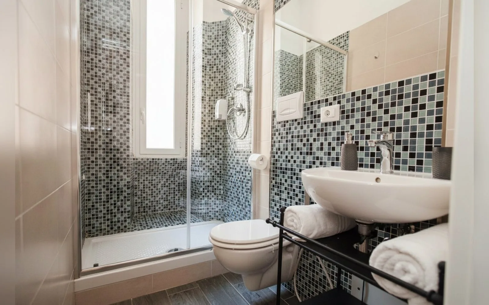 Bagno privato della Camera Matrimoniale con letti configurabili